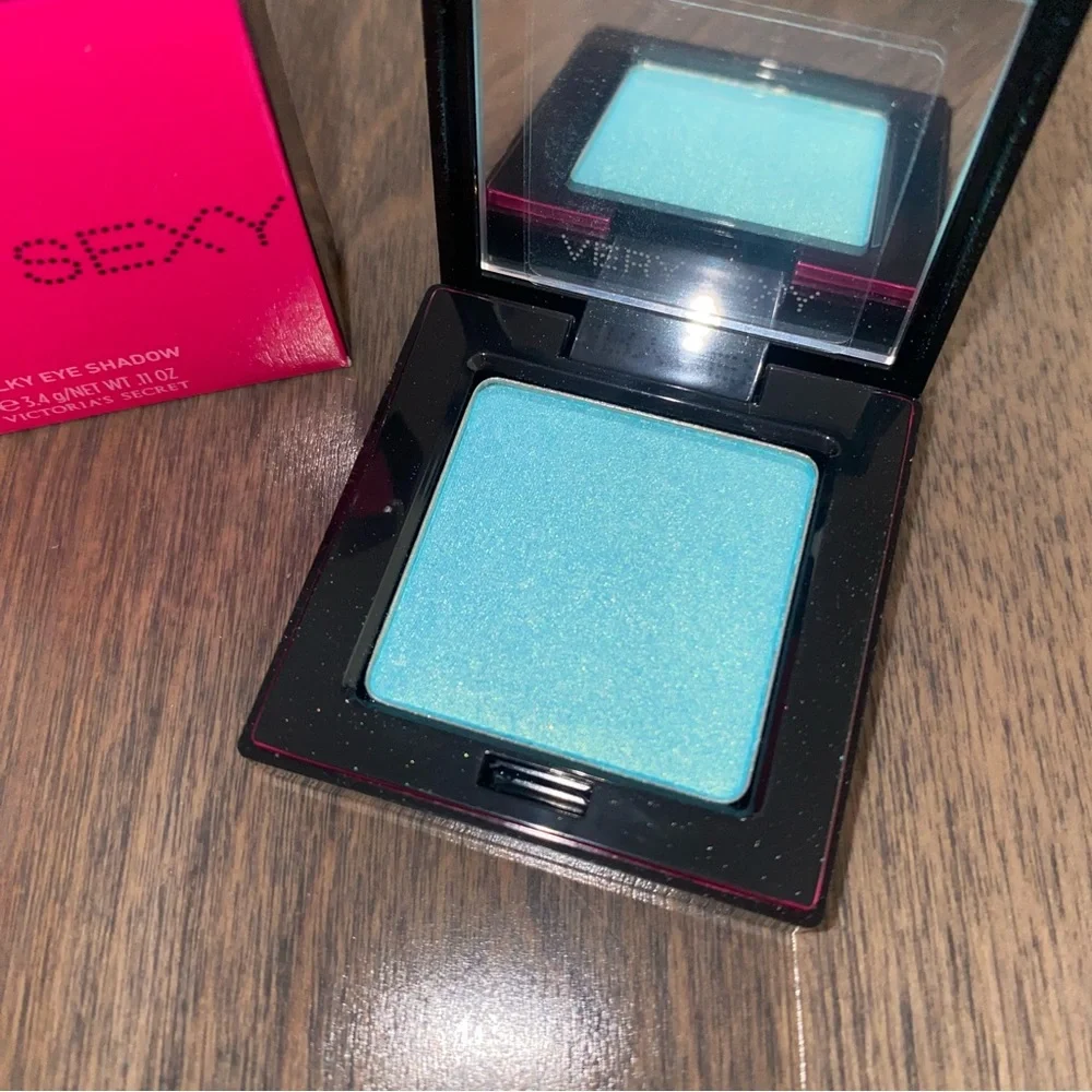 Very Sexy Silky Eye Shadow - Make Noise - Picture 2 of 4